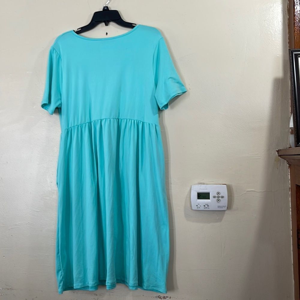 Shop Basic X-Large V-Neck Green Dress🏈